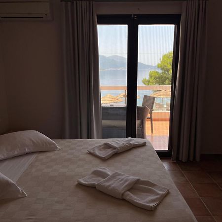 Trizonia Bay Hotel Exterior photo