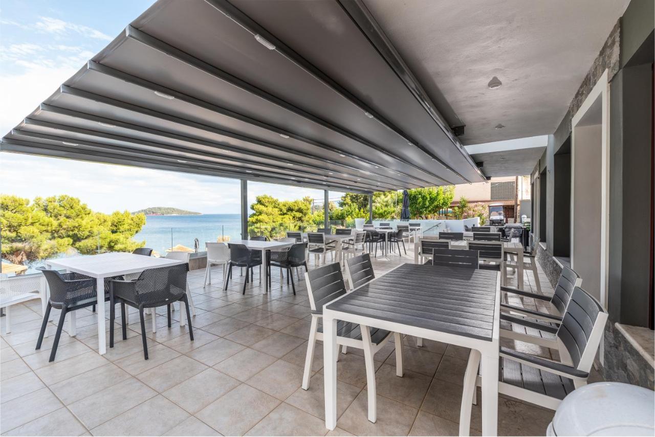 Trizonia Bay Hotel Exterior photo